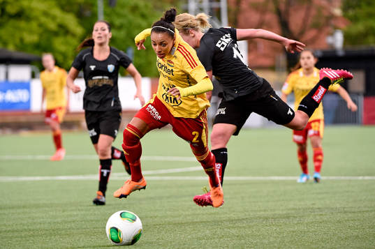 Tyresös Rilany Agular da Silva jagas av Göteborgs Sofia