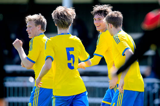 Sveriges Sebastian Heaver firar efter 3-0