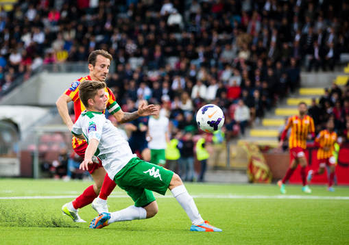 Hammarbys Nicklas Lindqvist och Syrianskas Louay Chanko
