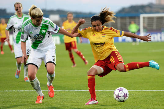 Wolfsburgs Luisa Wensing och Tyresös Marta Vieira da Silva