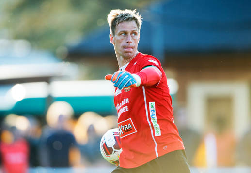 Mjällbys målvakt Mattias Asper  i den allsvenska matchen mellan Mjällby och Malmö FF i Hällevik 22 maj  2014.