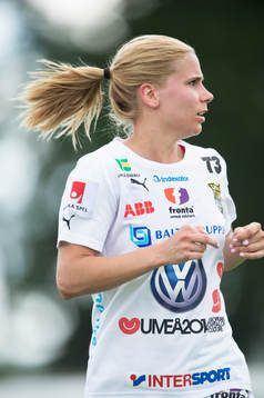 Umeås Tuija Hyyrynen i matchen i damallsvenskan mellan Kristianstad och Umeå i Kristianstad 25 maj  2014.