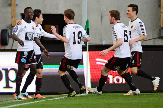 Östersunds Modou Barrow jublar efter 1-1