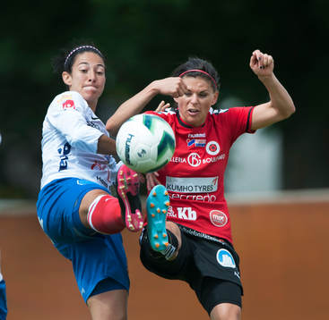 Kristianstads Susanne Moberg och Örebros Marie-Eve Nault i