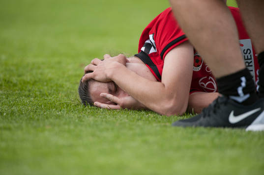 Kristianstads Johanna Rasmussen, som gjorde 1-0, låg skadad vid slutsignalen i matchen i semifinalen i Svenska Cupen mellan Kristianstad och Örebro i Kristianstad 29 maj  2014.