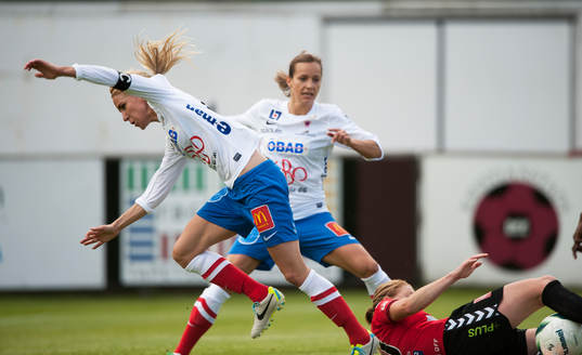 Örebros Elin Magnusson i matchen i semifinalen i Svenska Cupen mellan Kristianstad och Örebro i Kristianstad 29 maj  2014.