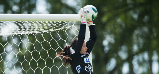 Örebros målvakt Stephanie Labbe i matchen i semifinalen i Svenska Cupen mellan Kristianstad och Örebro i Kristianstad 29 maj  2014.