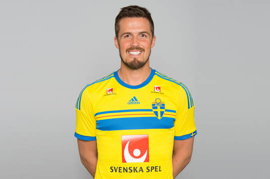 Sveriges fotbollsspelare Per Nilsson poserar för ett porträtt den 30 maj 2014 i Stockholm.