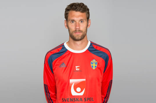 Sveriges fotbollsspelare Andreas Isaksson poserar för ett porträtt den 30 maj 2014 i Stockholm.