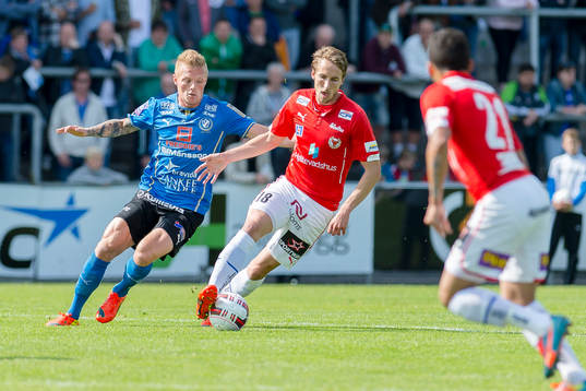 Halmstads Gudjón Baldvinsson och Kalmars Tor Øyvind Hovda