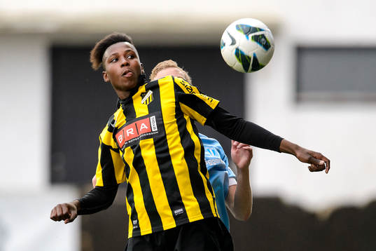 Häckens Kwame Mubarik Sana i nickduell