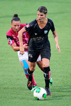 Göteborgs Andrine Hegerberg och Jitex Anna Hjälmkvist