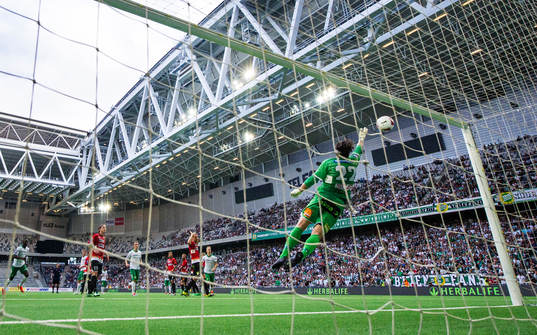 Landskronas målvakt Niklas Uddenäs släpper in 2-0-målet