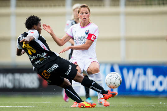 Umeås Rita Chikwelu och Rosengårds Sara Björk Gunnarsdottir