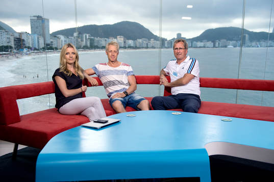 Johanna Frändén, André Pops och Erik Hamrén i SVTs studio