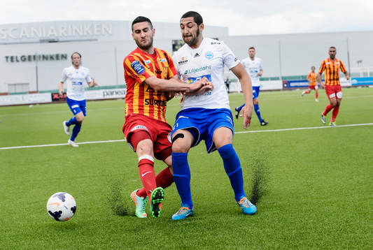 Syrianskas Robert Massi och Värnamos Juan Robledo