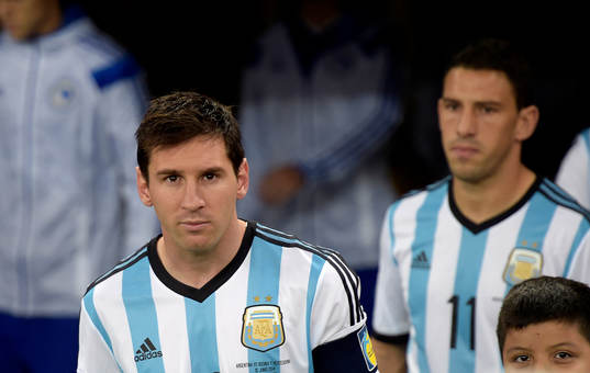 Argentinas Lionel Messi och Maxi Rodriguez