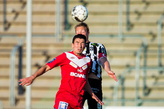 Assyriskas Fuad Hyseni i nickduell med Landskronas Johnny Lundberg