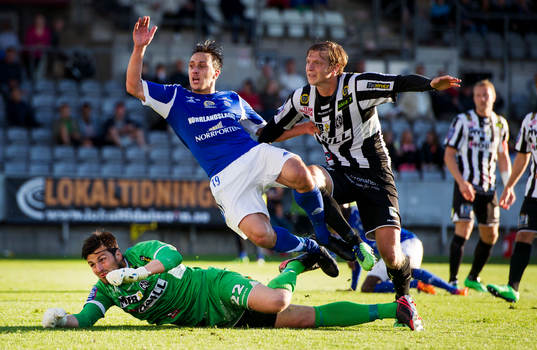 Landskronas målvakt Niklas Uddenäs och Philip Andersson