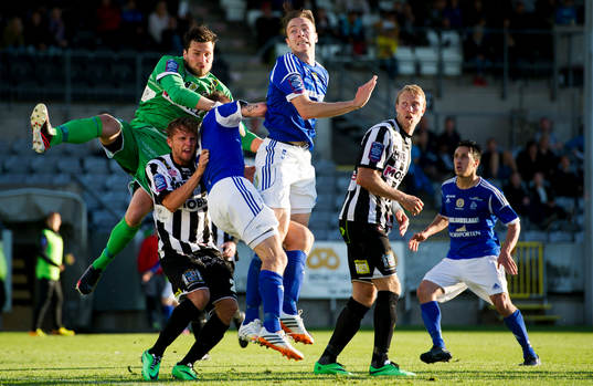 Landskronas målvakt Niklas Uddenäs och Mårten Nordbeck