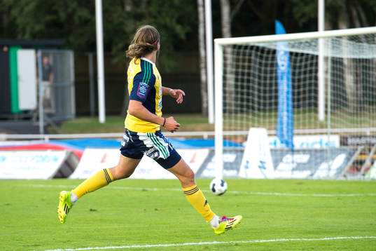 Ljungskiles David Johannesson sätter 1-3 i tom bur