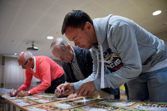 Autografskrivning, Joachim Björklund, Tommy Svensson och Tord Grip,