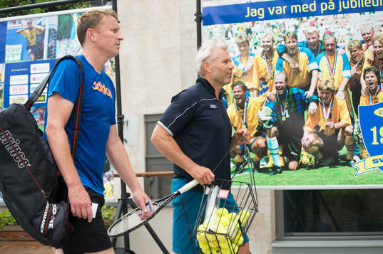 Kennet Andersson och Lasse Eriksson hann med en tennismatch