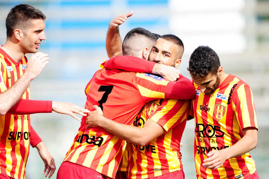 Syrianskas Robert Massi jublar efter 2-0