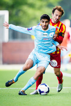 Degerfors Ferhad Ayaz i kamp med Syrianskas Louay Chanko