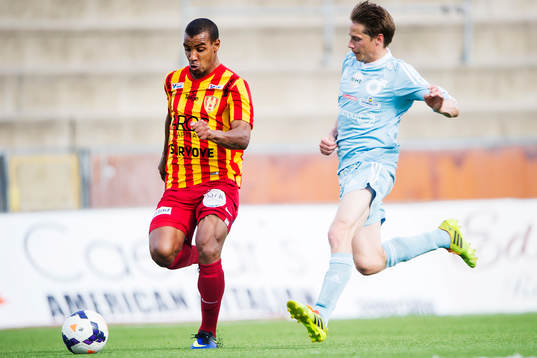Syrianskas Gerlem William De Jesus Almeida och Degerfors Patrik Anttonen