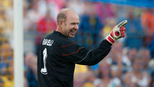 Thomas Ravelli i jubileumsmatchen VM-laget 1994 i Grevie 29  juni.