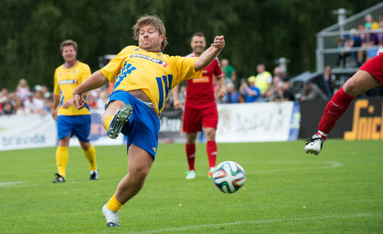  Tomas Brolin i jubileumsmatchen VM-laget 1994 i Grevie 29  juni.