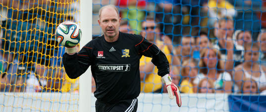  Thomas Ravelli i jubileumsmatchen VM-laget 1994 i Grevie 29  juni.