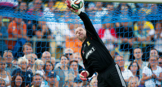 Thomas Ravelli i jubileumsmatchen VM-laget 1994 i Grevie 29  juni.