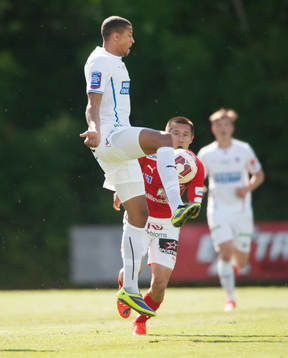 Helsingborgs Osman Sow i träningsmatchen i fotboll mellan Helsingborg och Kalmar i Bromölla 30 juni.