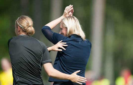 Kristianstads tränare Elisabet Gunnarsdottir i matchen i damallsvenskan mellan Vittsjö och Kristianstad i Vittsjö 5 juli.