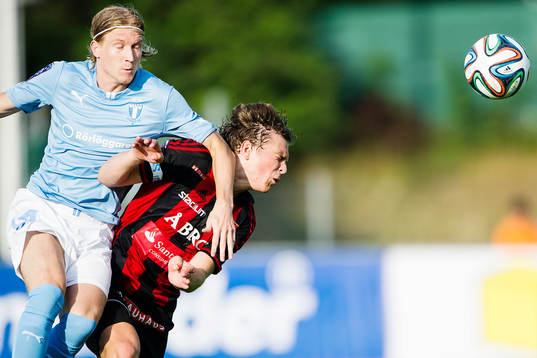 Malmö FFs Markus Halsti mot Brommapojkarnas Jesper Karlström