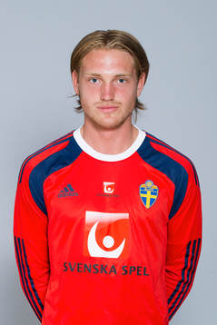 Alex Berger, som spelar i P16/97-landslaget, poserar för ett porträtt den 8 juli 2014 i Stockholm.