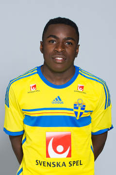 Rickson Mansiamina, som spelar i P16/97-landslaget, poserar för ett porträtt den 8 juli 2014 i Stockholm.