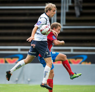 Gefles Johan Oremo och Helsingborgs Christoffer Andersson i den allsvenska fotbollsmatchen mellan Helsingborg och Gefle i Helsingborg 13 juli.