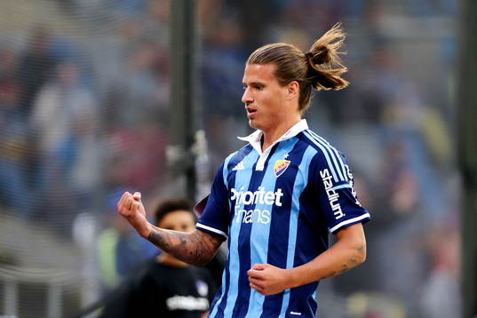 Djurgårdens Aleksandar Prijovic har precis gjort mål och