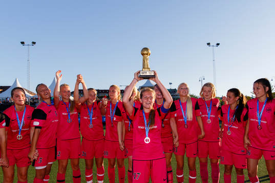 Final i G17 mellan Vaksala SK och Göteborgs DFF, Göteborg jublar efter andraplatsen