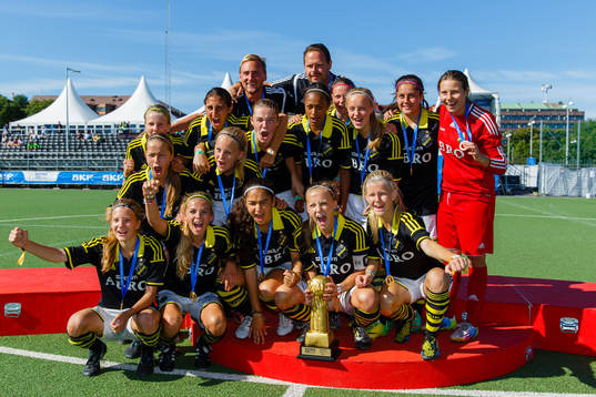 Final i G14 mellan AIK FF och KFV Segeberg, AIK jublar efter segern