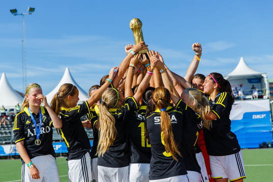 Final i G14 mellan AIK FF och KFV Segeberg, AIK jublar efter segern