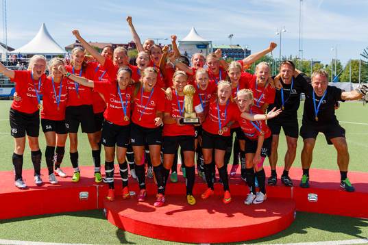 Final i G15 mellan LB07 och Eskilstuna United DFF, LB07 jublar på prispallen