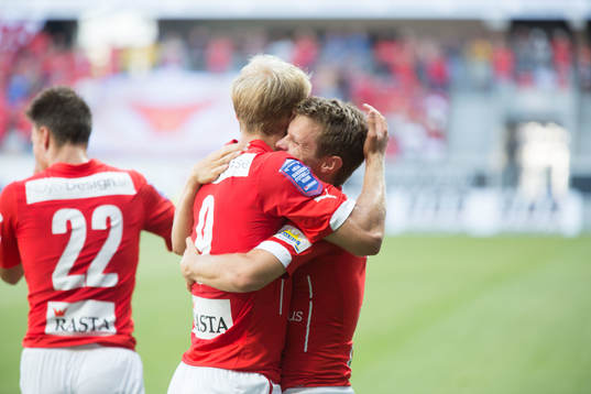 Kalmars Måns Söderqvist jublar