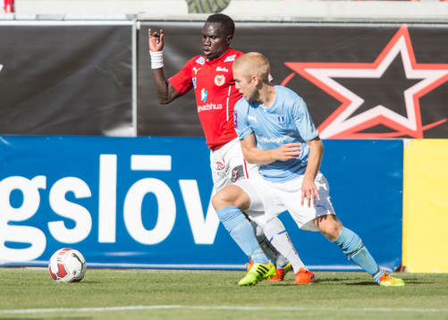 Kalmars Papa Alioune Diouf och Malmös Anton Tinnerholm