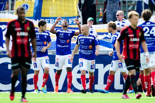 Åtvidabergs Ricardo Santos jublar