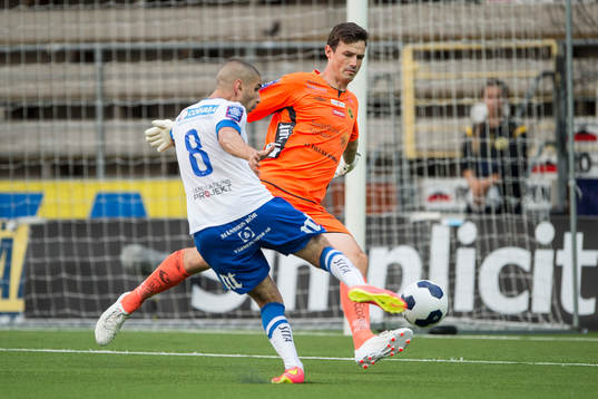 Norrköpings Rawez Lawan och Elfsborgs målvakt Kevin
