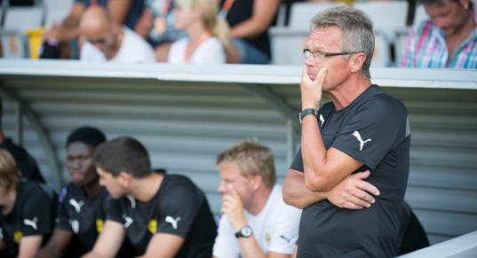 Mjällbys tränare Anders Linderoth i matchen i fotbollsallsvenskan mellan Mjällby och IFK Göteborg i Hällevik 27  juli.